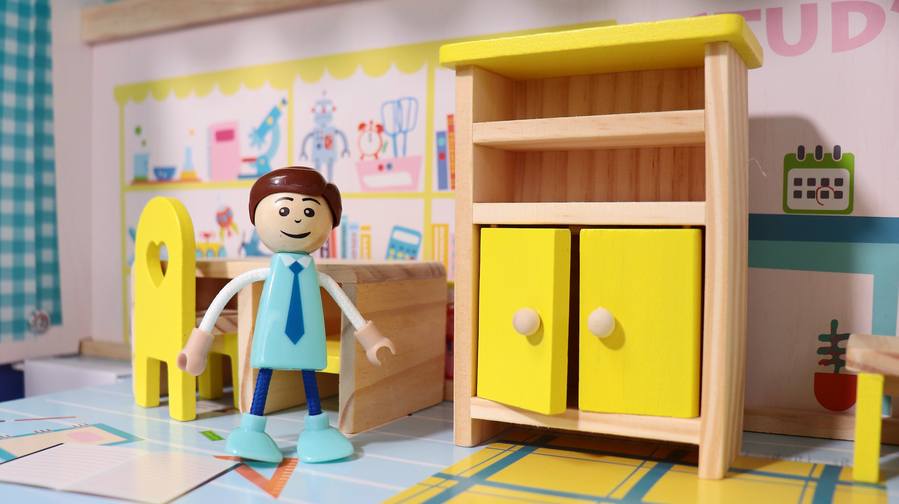 Leo & Friends Dream Doll House, dollhouse, durable dollhouse, dolls, multi-level dollhouse, creative play, entertained, accessories