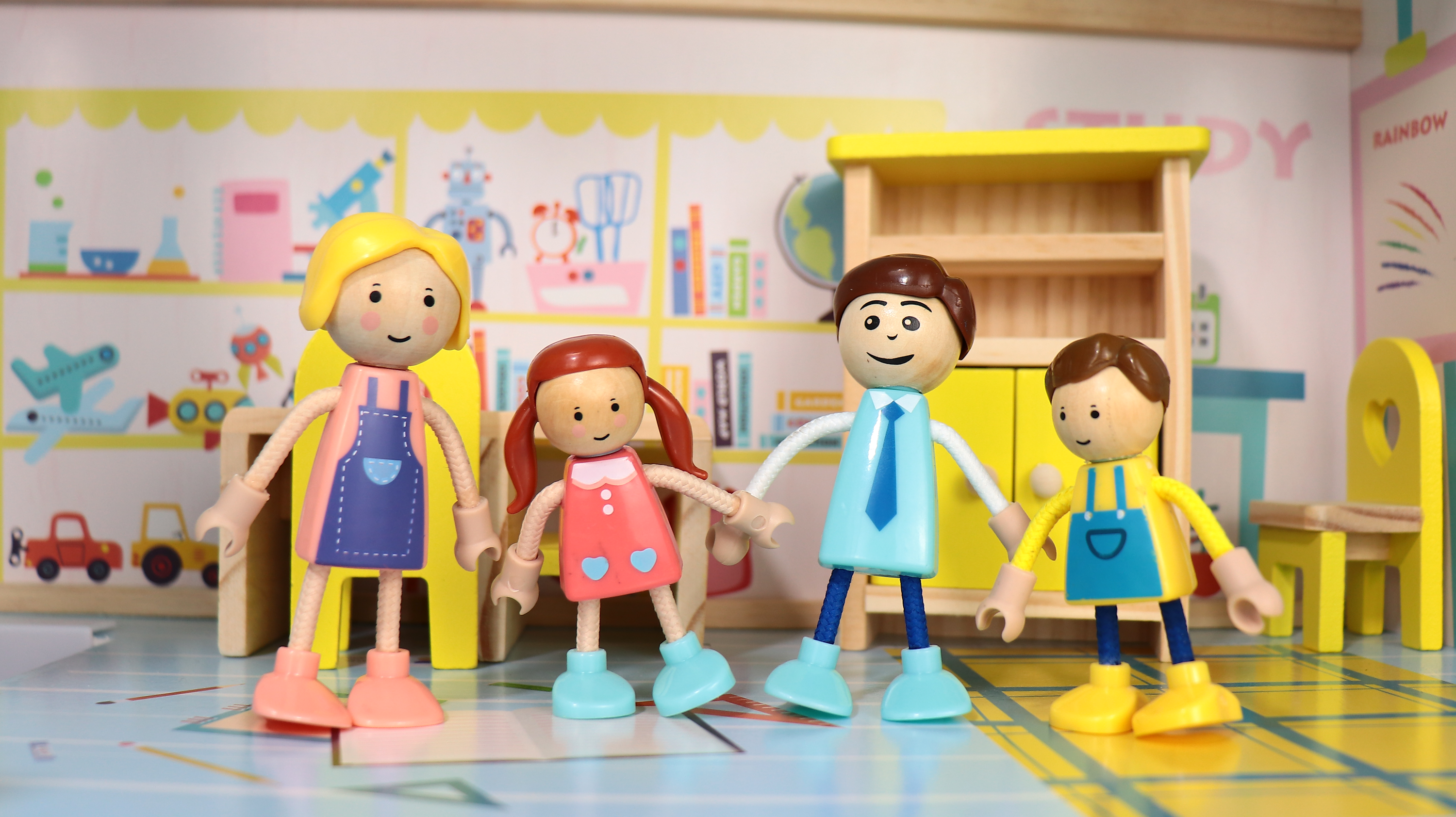 Leo & Friends Dream Doll House, dollhouse, durable dollhouse, dolls, multi-level dollhouse, creative play, entertained, accessories