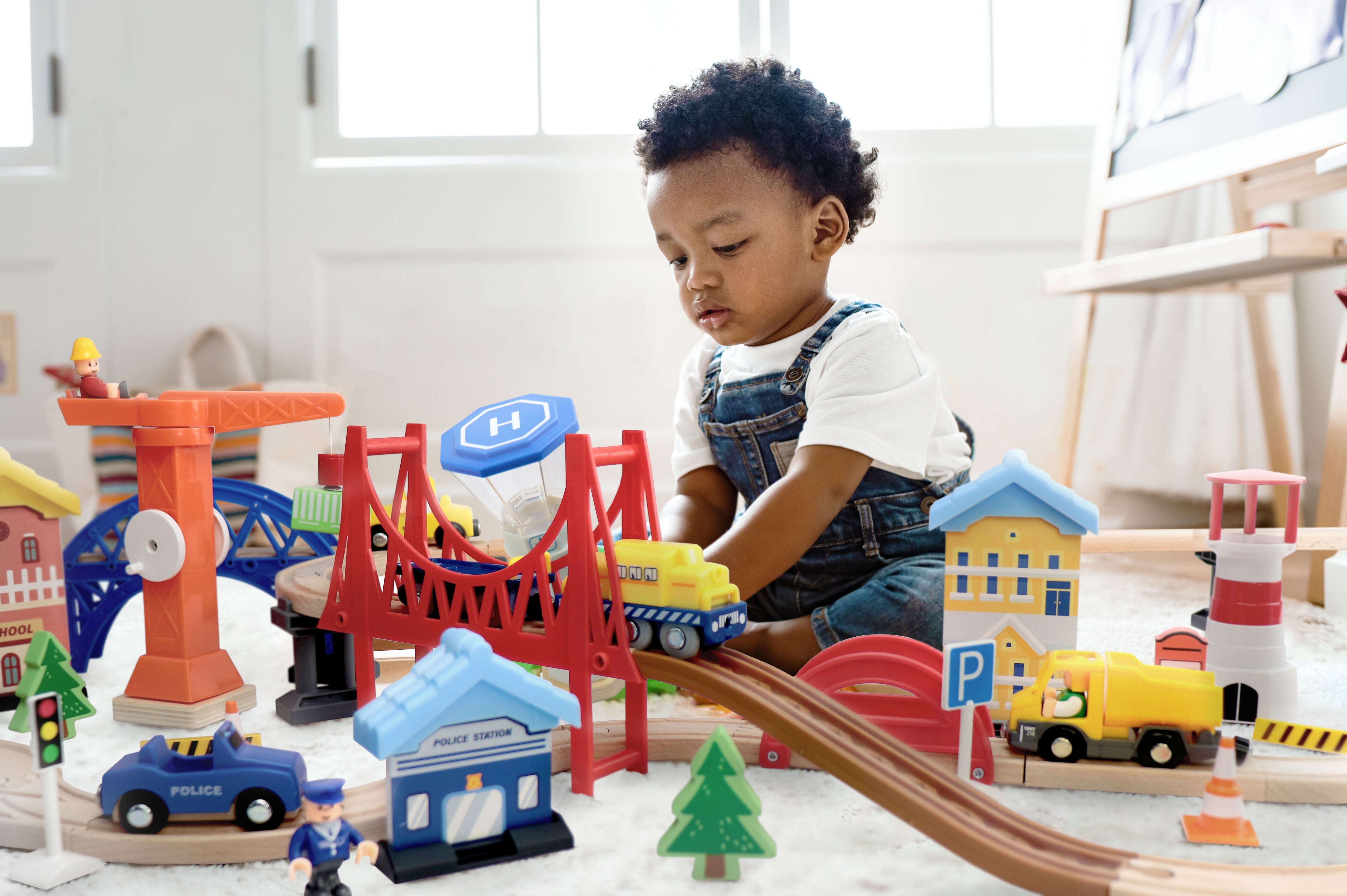 Leo and Friends Railway City Set - Creative Construction Kit for Preschoolers - Wooden Building Blocks for Kids, Educational Train Toys for Active Learning - Gifts for Children Ages 3+ - 100 Pieces