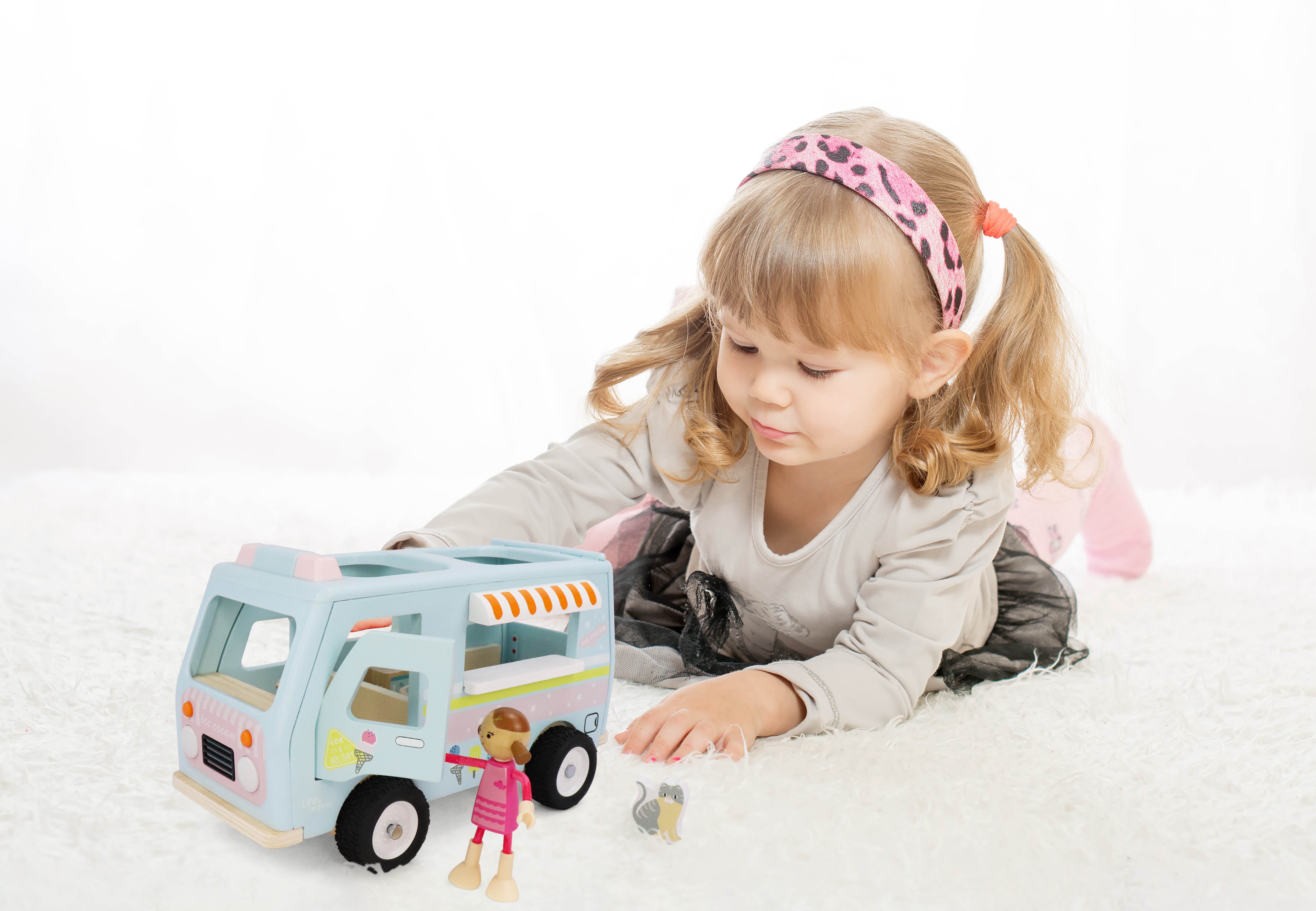 L&F Wooden Ice Cream Van, 3-Piece Set, for Toddlers 3-Years+ | Wooden Doll House Dolly Ice Cream Van Play Set | Educational Ice Cream Truck Playset, Perfect Birthday or Christmas Present